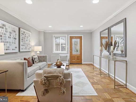 5th image of 200 N Maple Ave APT 212