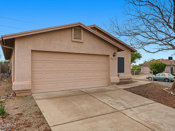 3rd image of 8818 E Rose Tree St