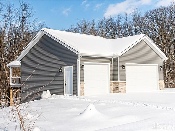 5th image of 213 Esther Dr