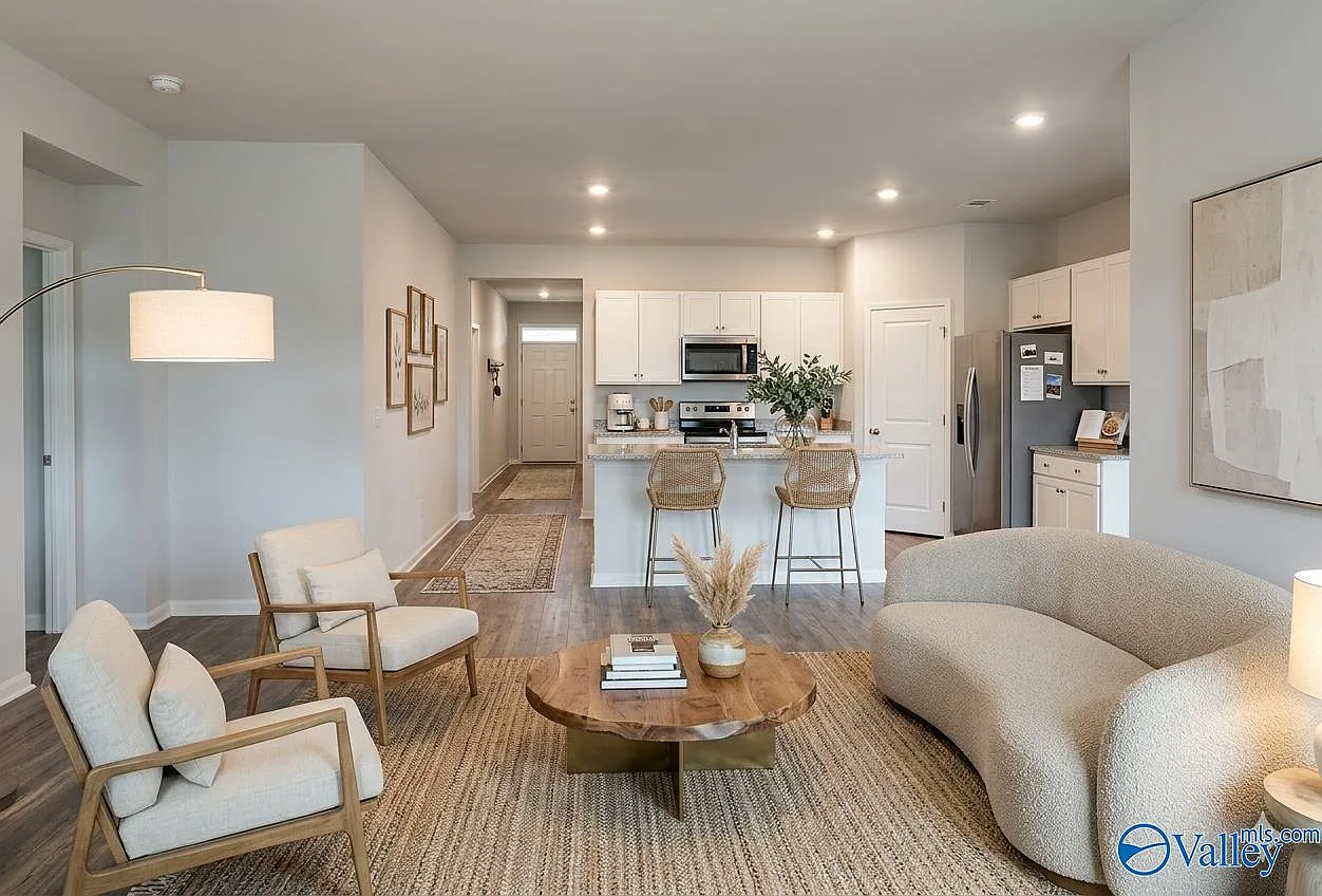 4 bed, 2.0 bath, 1884 sqft, $1,950 — Photo 3