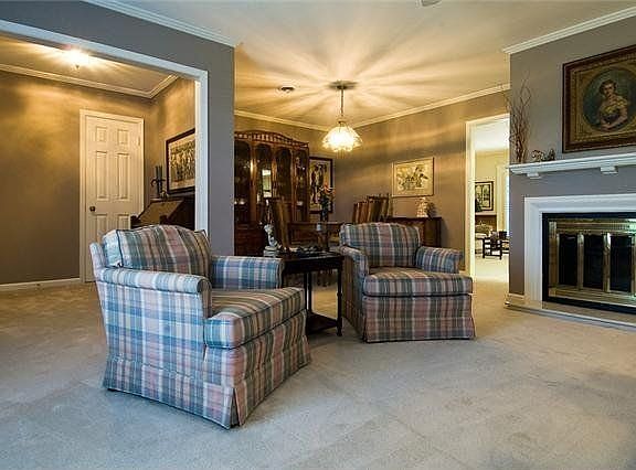 15x13 Living room with fireplace