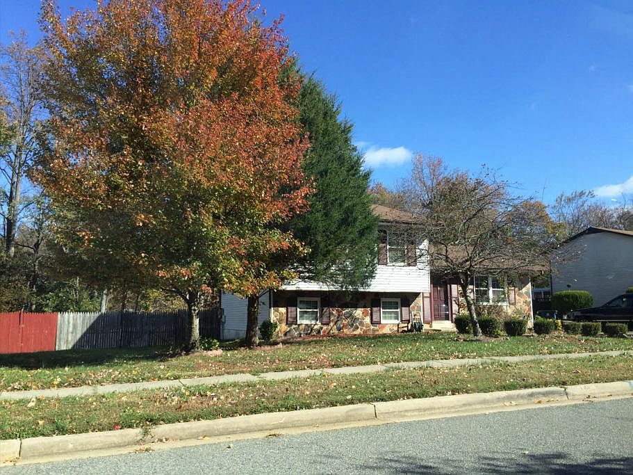 2nd image of 9706 Dalmatia Ct