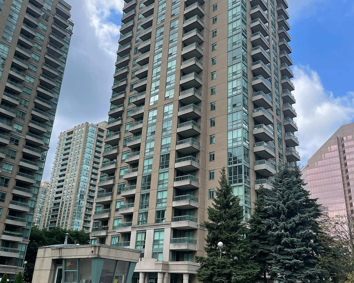 2 bed, $2,600 — Photo 1