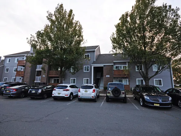 8020 Tamarron Dr, Plainsboro, NJ 08536