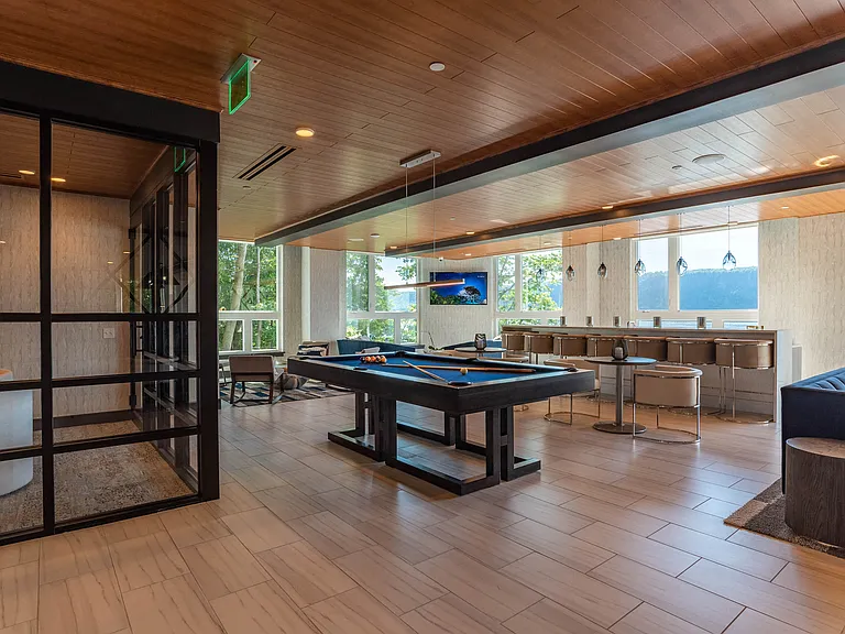 Billiards at the Stratus Club Lounge