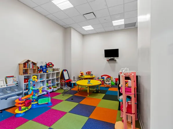 90 Bay Street Landing image 34 of 39