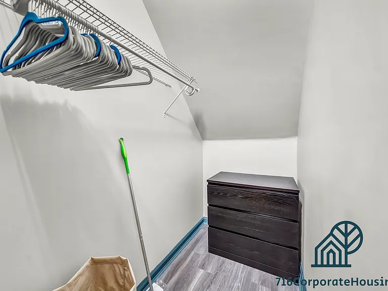 44 E Utica St #3D — Photo 8