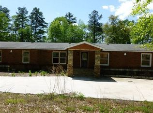 381 Groveland Dr, Winder, GA 30680