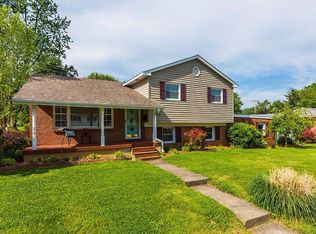 874 Honeysuckle Rd, Lexington, KY 40504