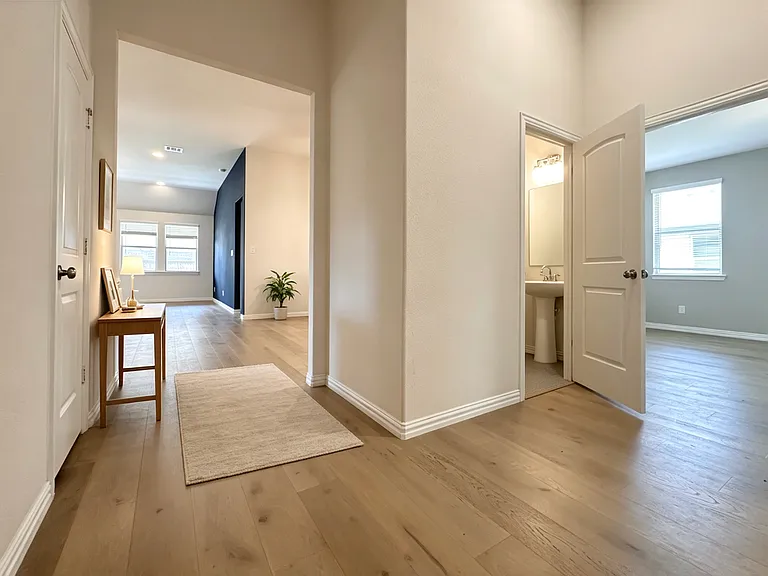 900 Slate Ln — Photo 3
