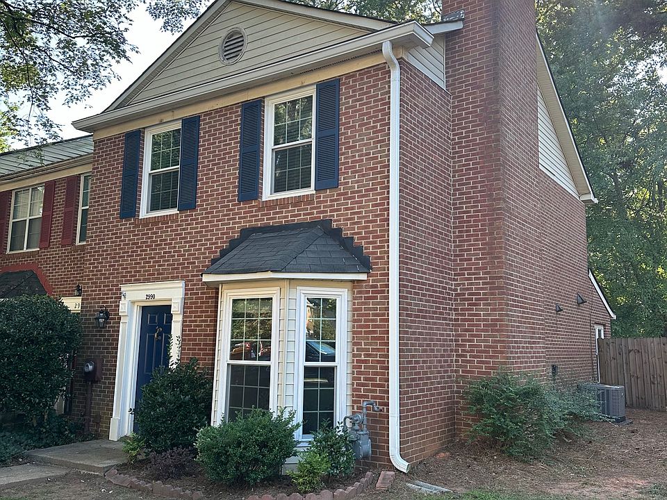 1st image of 2990 Lexington Trace Dr SE