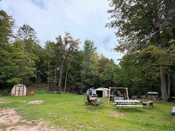 3rd image of 4953 N Mio Rd