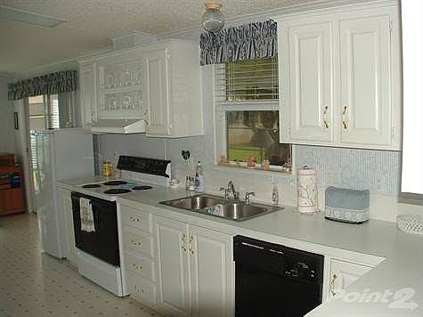 EXCEPTIONALLY CLEAN & BRIGHT