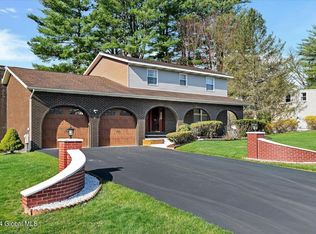 6 Janet Ln, Albany, NY 12203