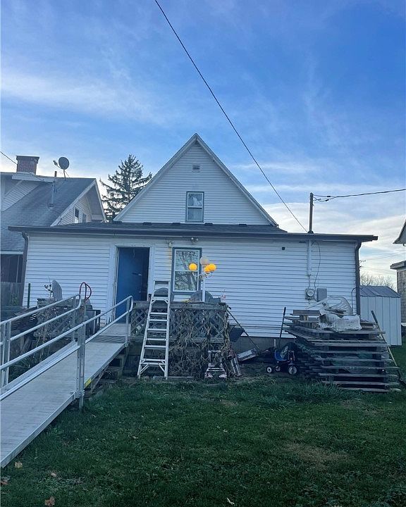 2nd image of 324 N Cherry St