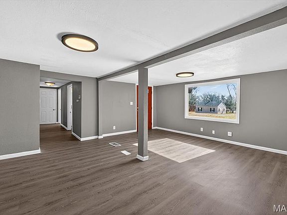 5th image of 1825 Muren Blvd
