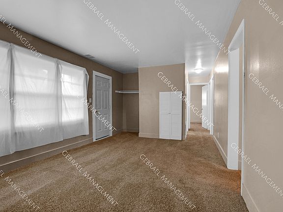 4th image of 1219 E Charles Ave
