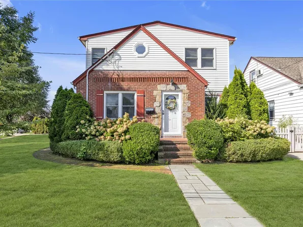 59 Hull Avenue, New Hyde Park, NY 11040