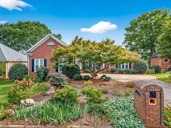 7 March Winds Ct, Greer, SC 29650