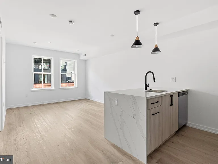 208 Vine St #2B — Photo 4