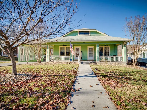 423 E McKinney Ave, Rogersville, TN 37857