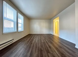 1807 Badger St #3, Green Bay, WI 54303