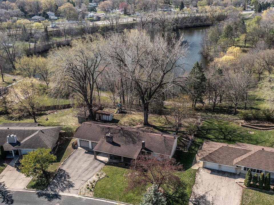1st image of 1544 Circle Ln