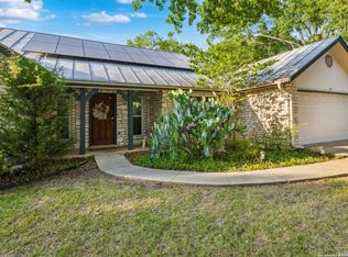 101 Country Ln, Castroville, TX 78009