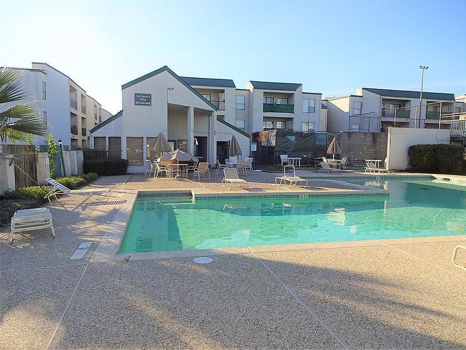 1st image of 2822 S Bartell Dr APT 37