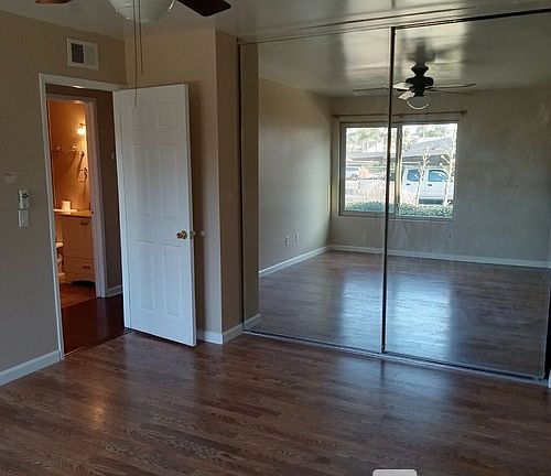 4th image of 2762 Casey St