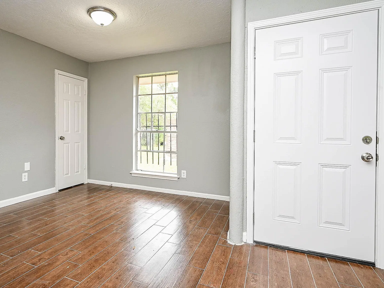 3 bed, 2.0 bath, 1672 sqft, $1,535 — Photo 3