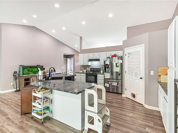 5th image of 632 Hunters Ln