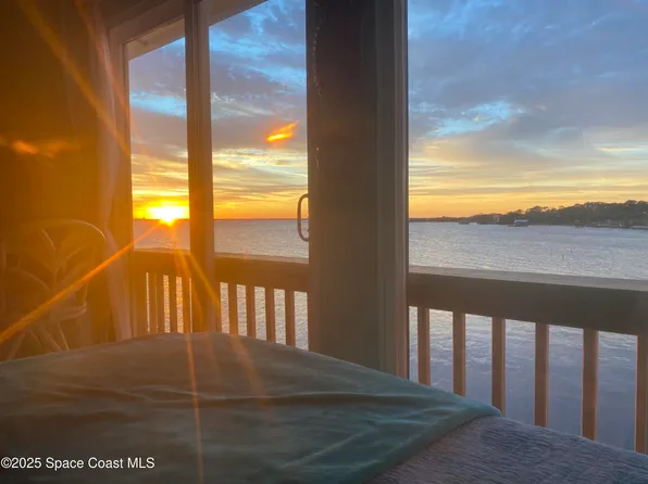 4997 Riveredge Dr, Titusville, FL 32780