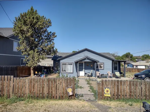 864 SW 3rd St, Madras, OR 97741