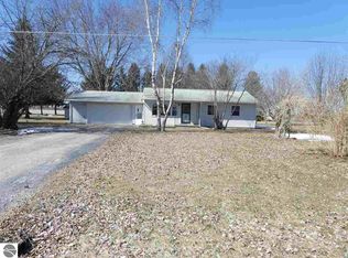 8195 N Grafton Rd, Alma, MI 48801