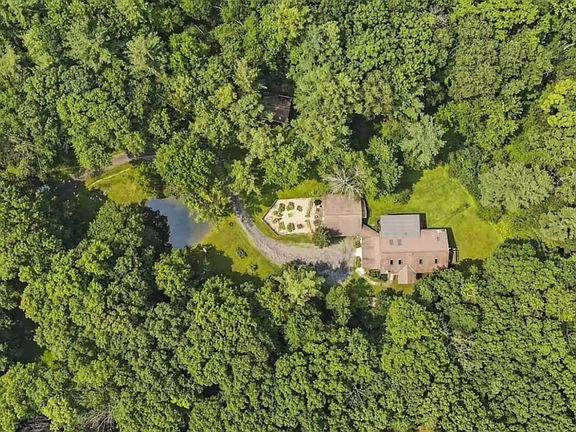 3rd image of 85 Henich Ln