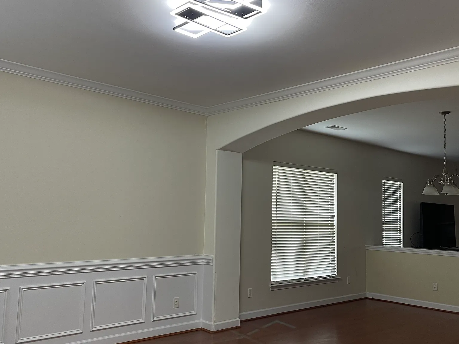 5 bed, 3.5 bath, 3118 sqft, $3,000 — Photo 3