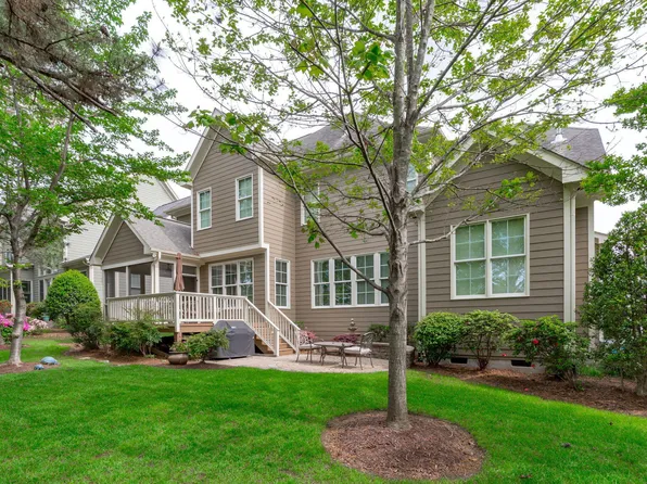 629 Peach Orchard Pl, Cary, NC 27519