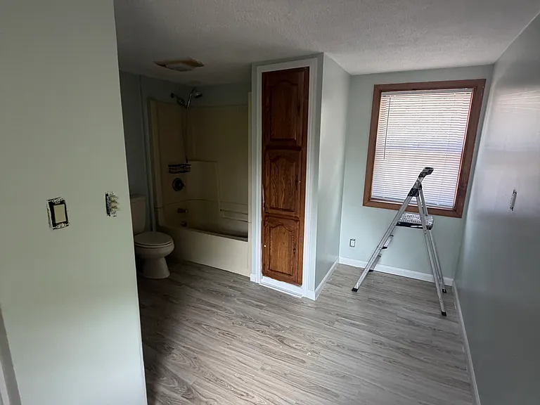 1828 Woodland Ave — Photo 8