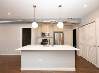 862 W Barry Ave APT 2A, Chicago, IL 60657