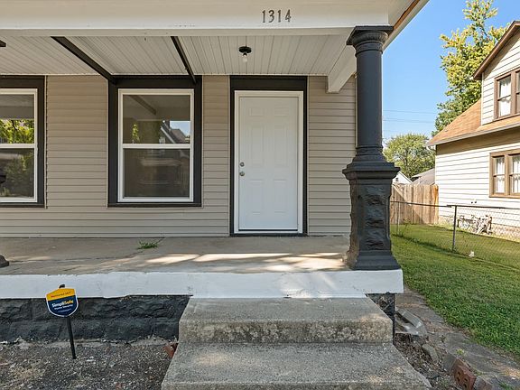 3rd image of 1314 N Dearborn St