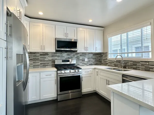 Via at Sunset Plaza, 1124 Sherbourne Dr #33, West Hollywood, CA 90069