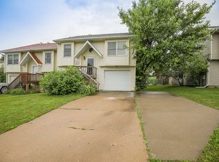2334 10th St, Coralville, IA 52241
