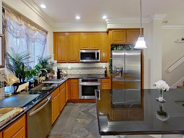 1042 Chalcedony Ter — Photo 3
