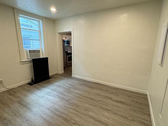 4th image of 376 E Broadway St APT 3
