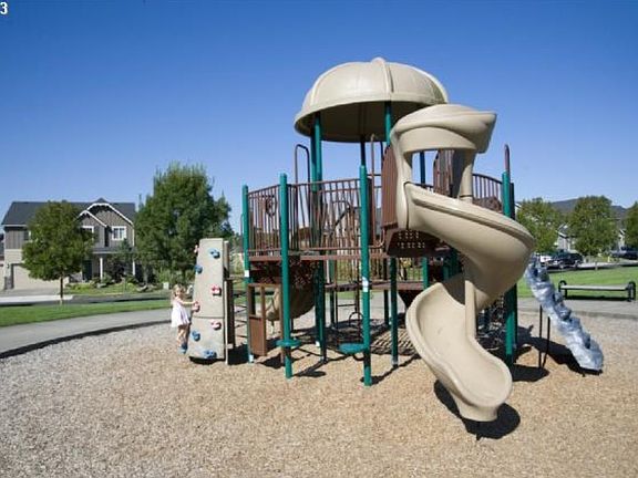 Play structure