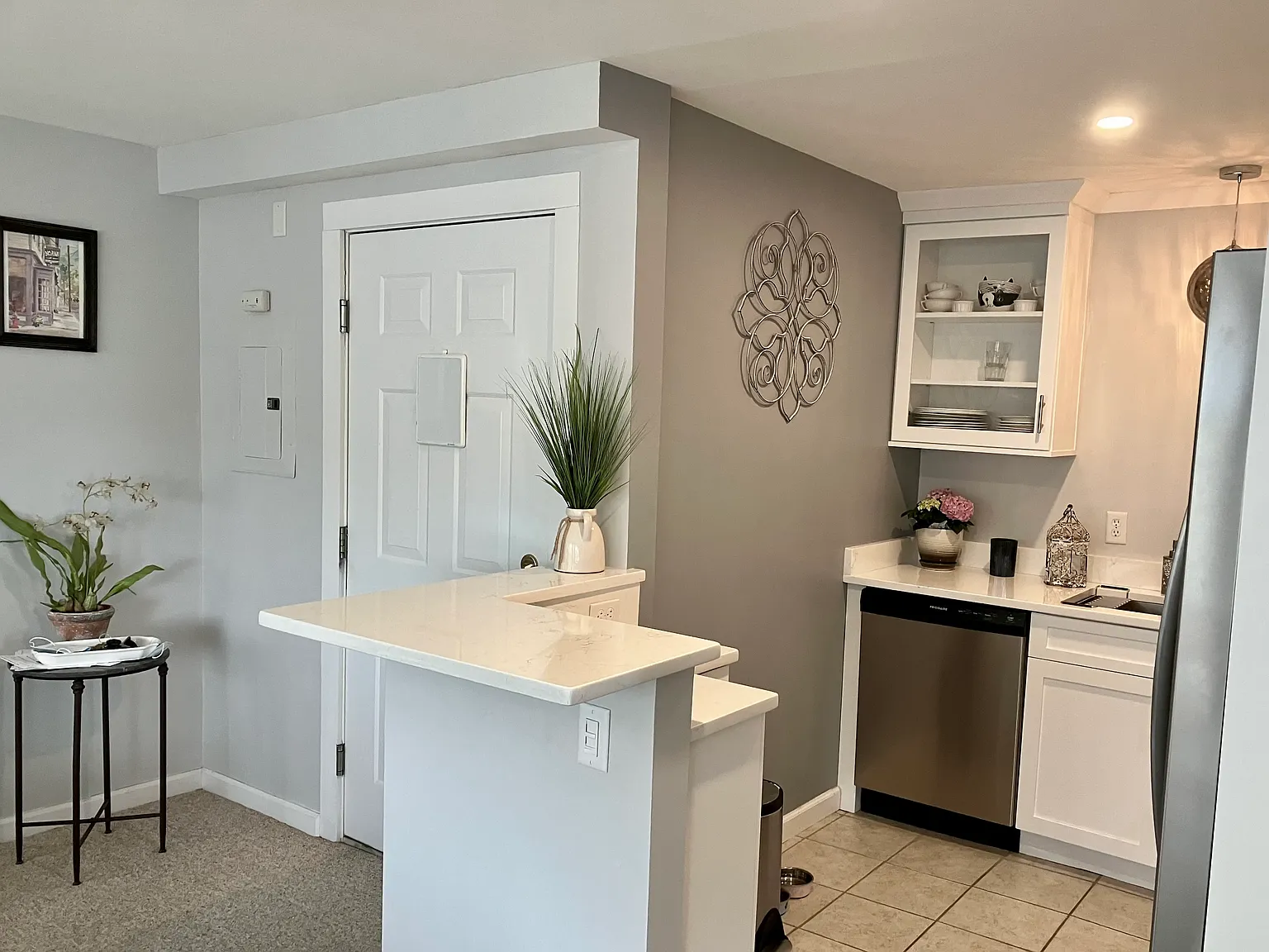 2 bed, 1057 sqft, $2,400 — Photo 3