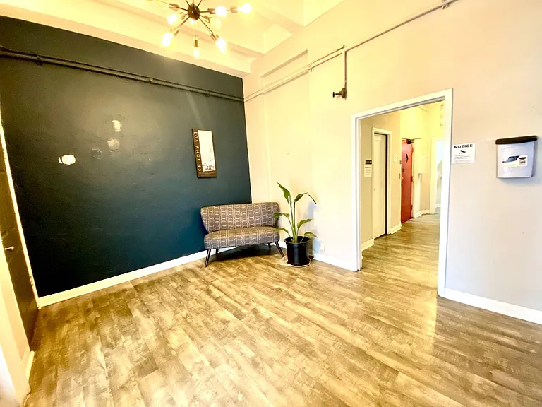 5613 Carlton Way #210 — Photo 13