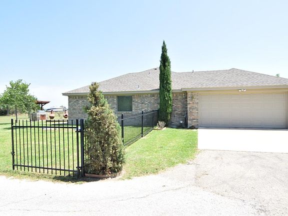 2nd image of 513 Irish Ln