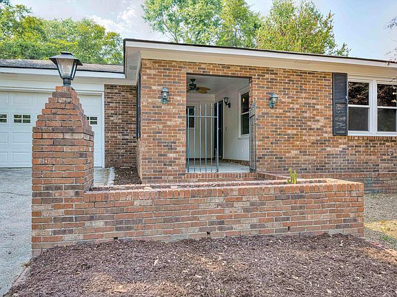 3rd image of 205 Hillbrook Drive